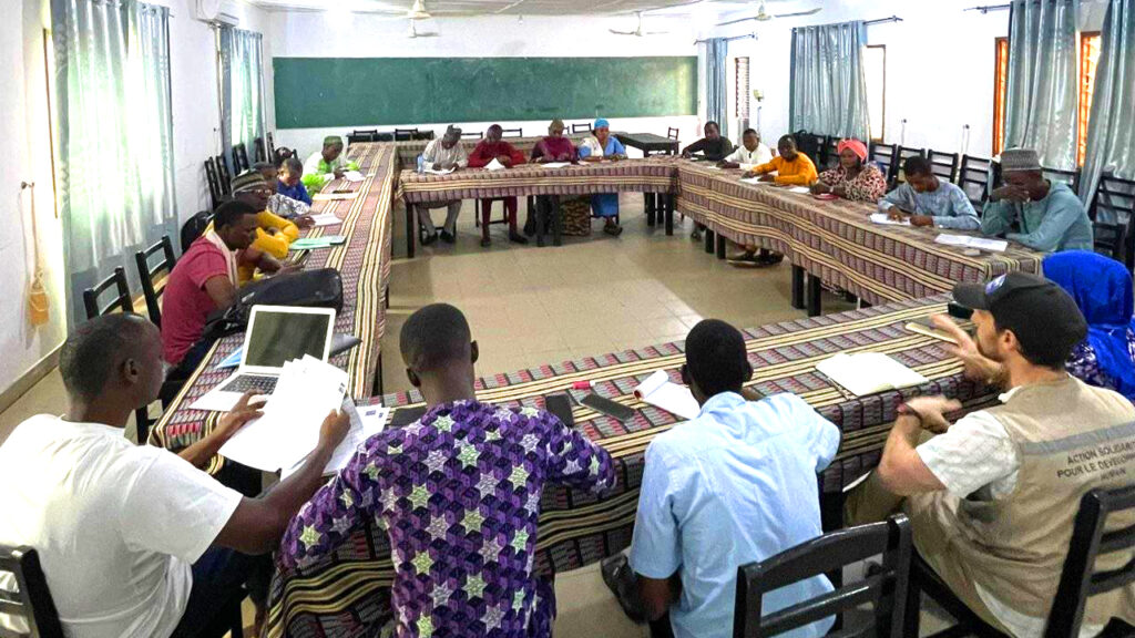 Séance de travail avec l’ASODH partenaire financier de l’ONG Gondal